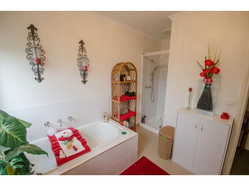 34 Bailey Boulevard, Koo Wee Rup VIC 3981