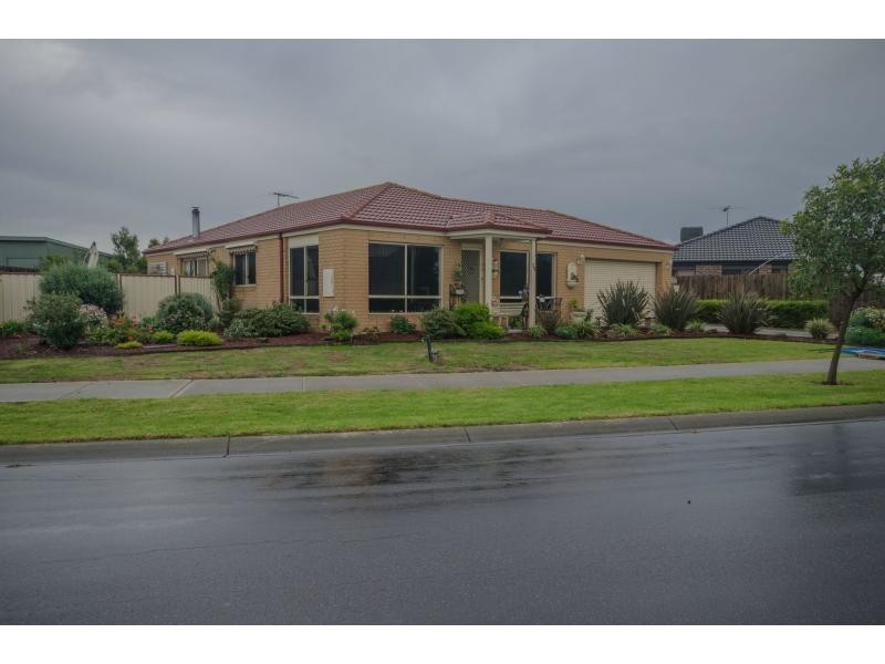 34 Bailey Boulevard, Koo Wee Rup VIC 3981