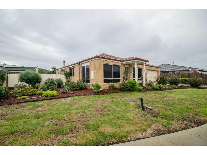34 Bailey Boulevard, Koo Wee Rup VIC 3981