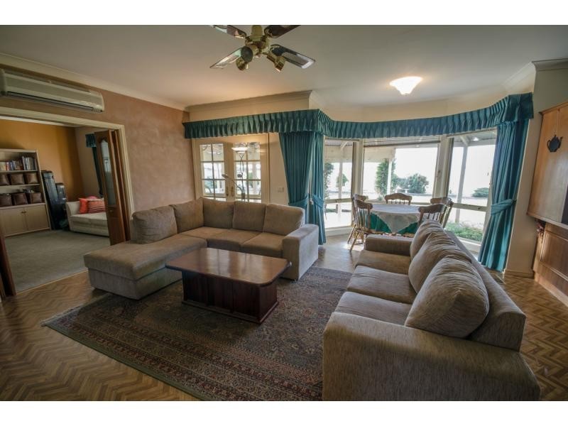 Pakenham South VIC 3810