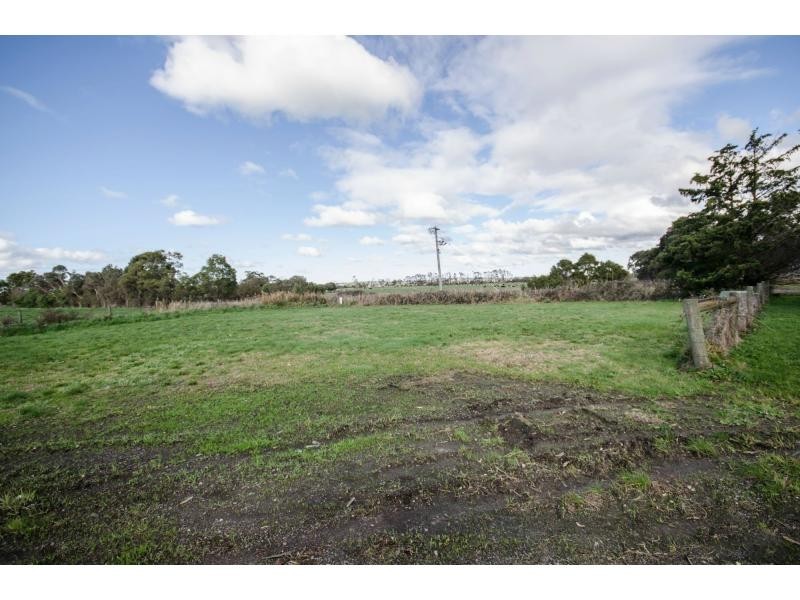 35 Factory Road, Yannathan VIC 3981