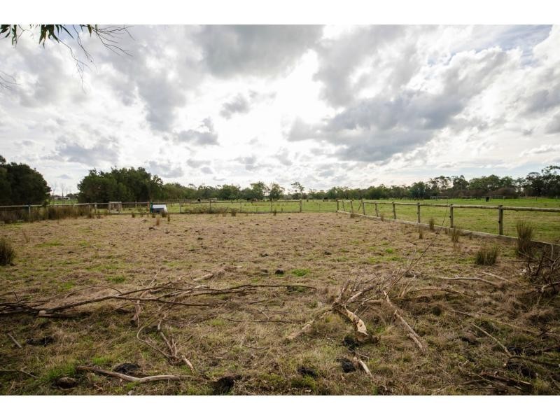 34 Station Street, Lang Lang VIC 3984