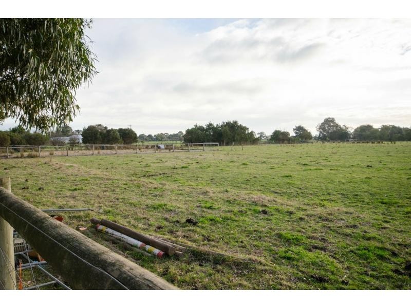 34 Station Street, Lang Lang VIC 3984