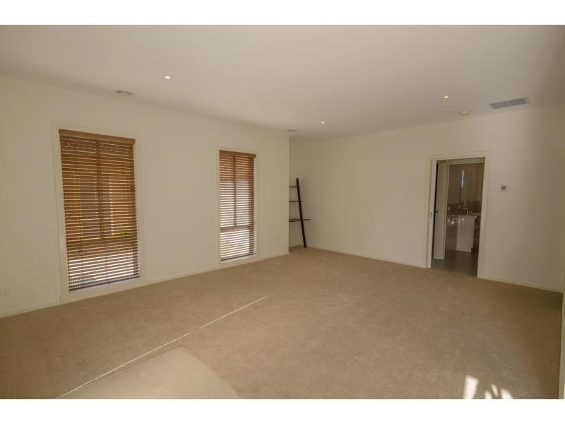 Unit 1/2 Salisbury Street, Lang Lang VIC 3984