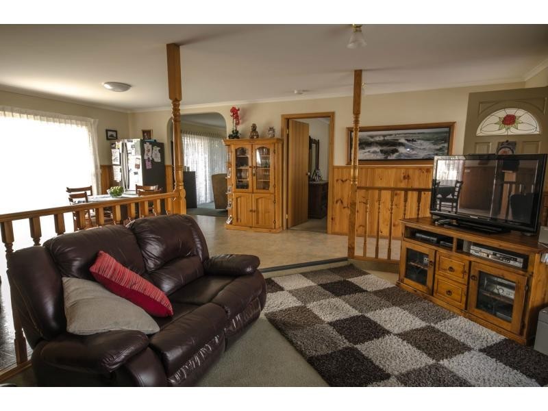220 McDonalds Track, Lang Lang VIC 3984