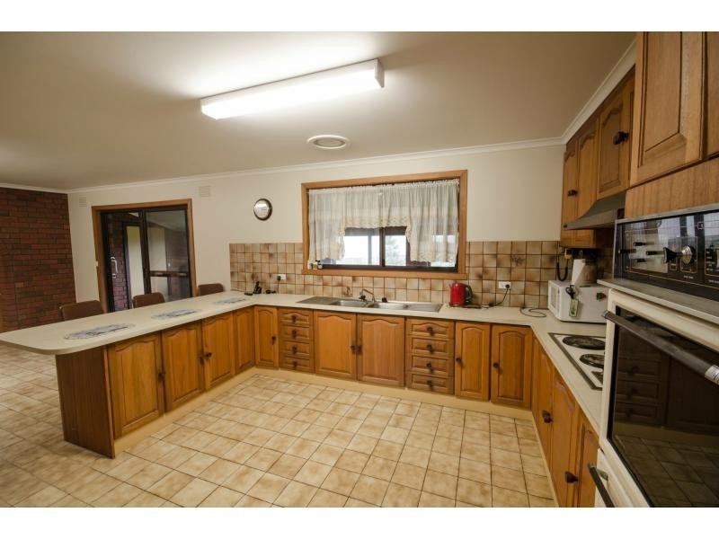 350 South Yannathan Road, Yannathan VIC 3981