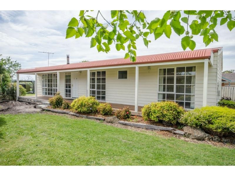 16 James Street, Lang Lang VIC 3984