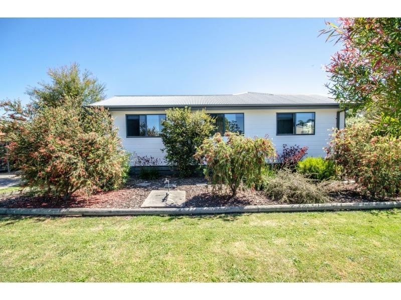 27 Station Street, Lang Lang VIC 3984