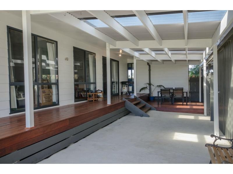 27 Station Street, Lang Lang VIC 3984