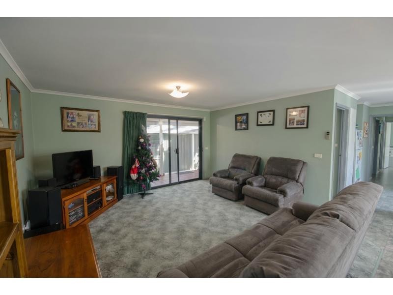 27 Station Street, Lang Lang VIC 3984