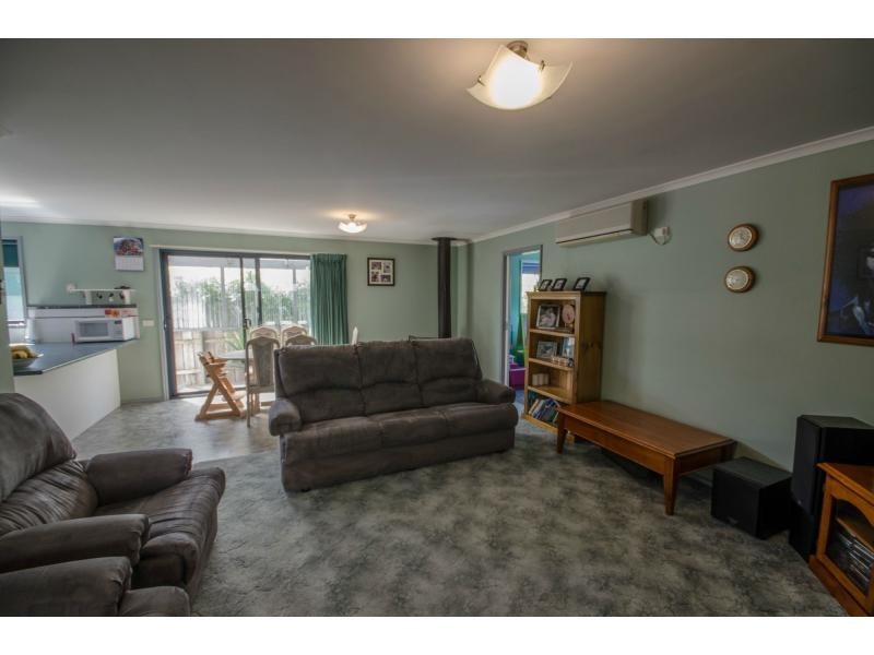 27 Station Street, Lang Lang VIC 3984