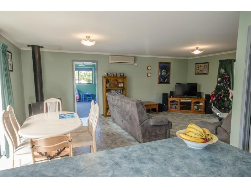 27 Station Street, Lang Lang VIC 3984