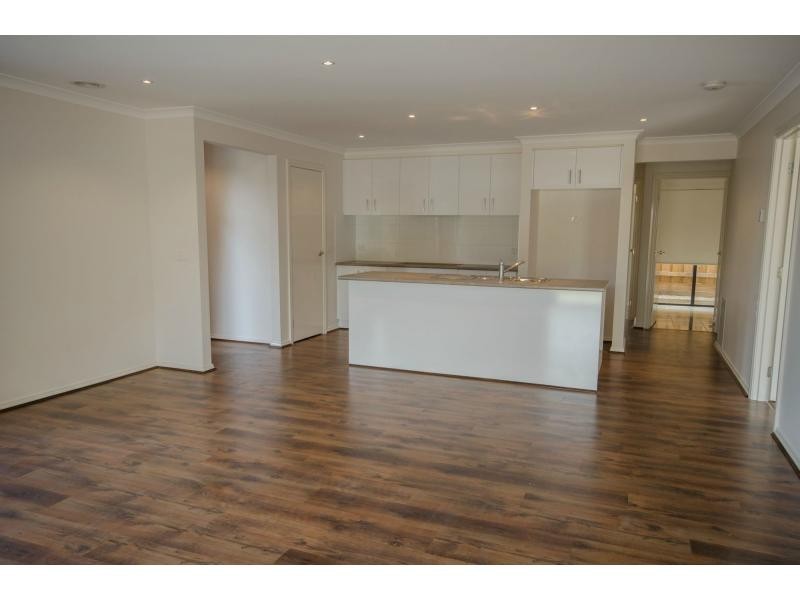 Unit 2//5 Station Street, Lang Lang VIC 3984