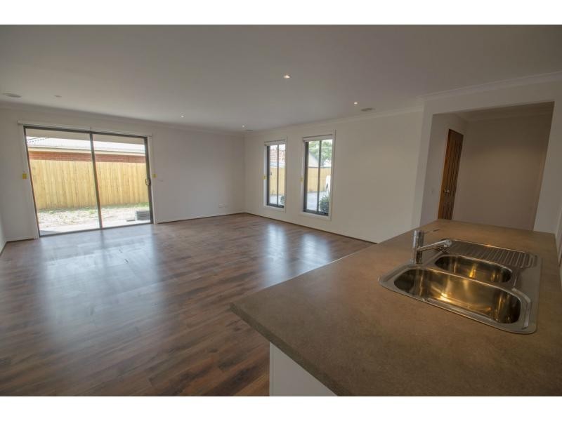 Unit 2//5 Station Street, Lang Lang VIC 3984