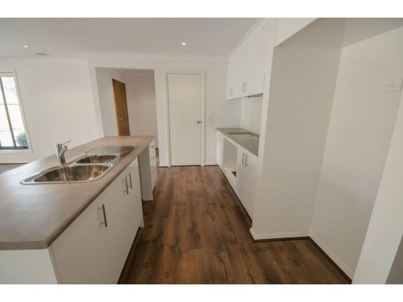 Unit 2//5 Station Street, Lang Lang VIC 3984