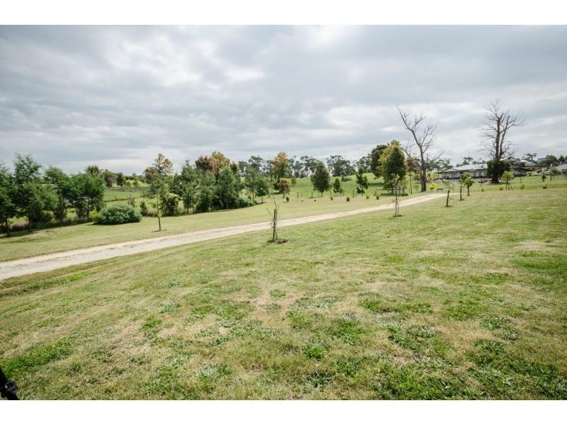 13 Carlisle Close, Nyora VIC 3987