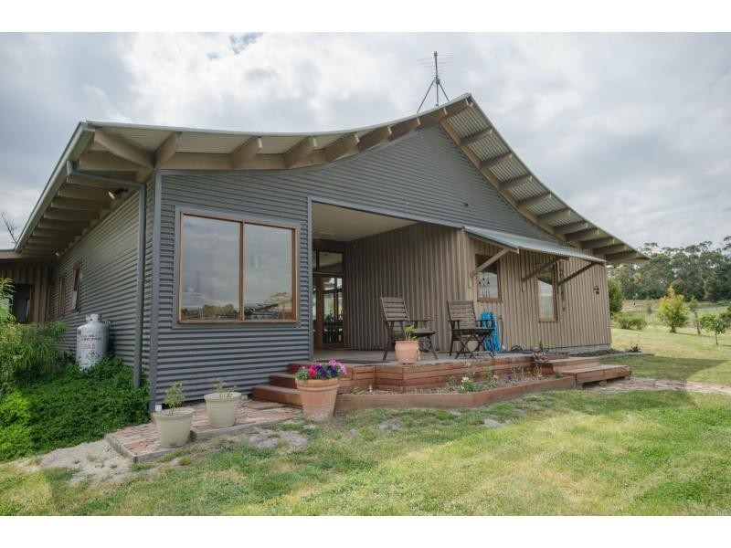 13 Carlisle Close, Nyora VIC 3987