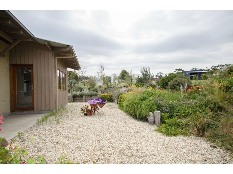 13 Carlisle Close, Nyora VIC 3987