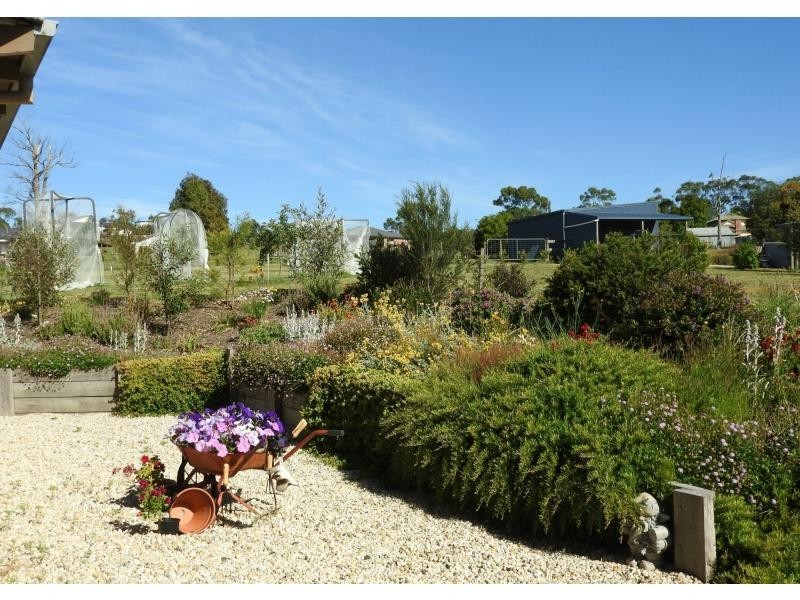 13 Carlisle Close, Nyora VIC 3987