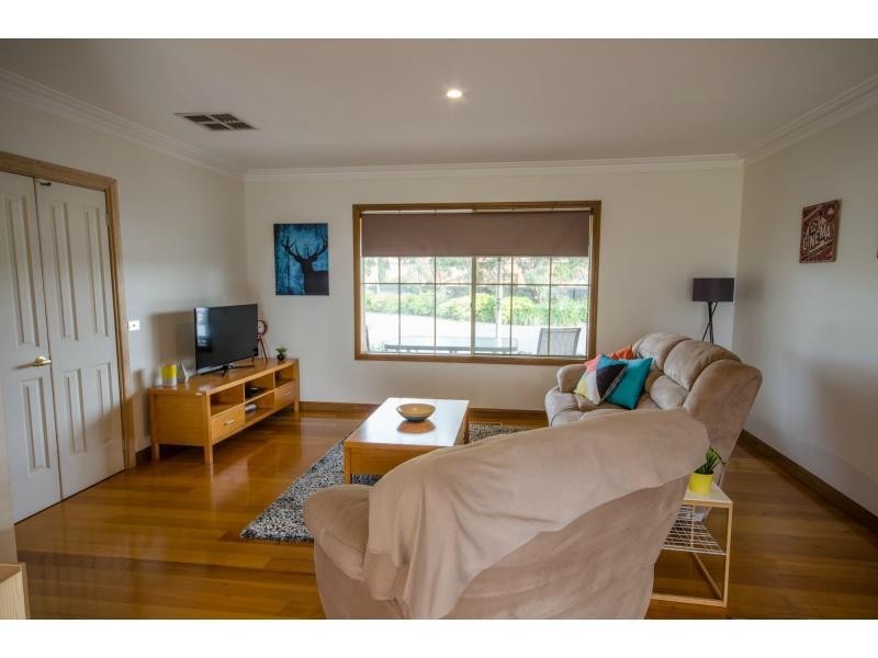 25 Supreme Close, Koo Wee Rup VIC 3981
