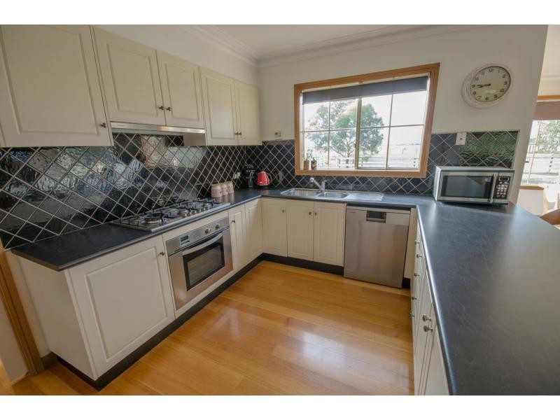 25 Supreme Close, Koo Wee Rup VIC 3981
