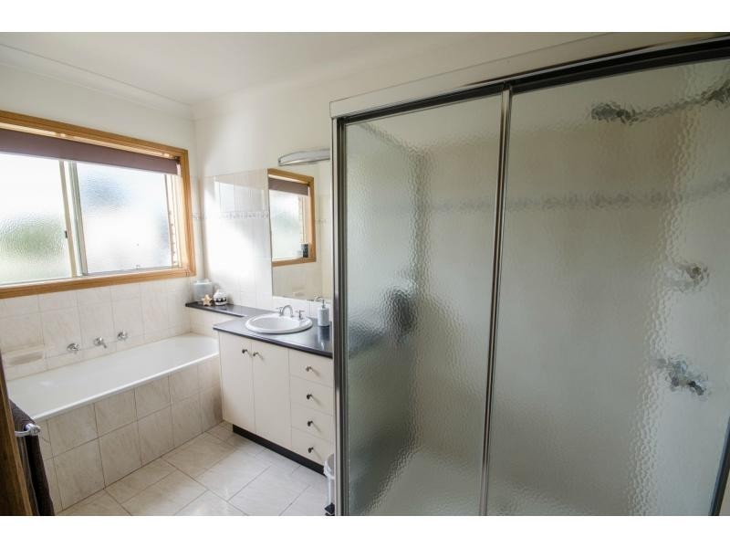 25 Supreme Close, Koo Wee Rup VIC 3981