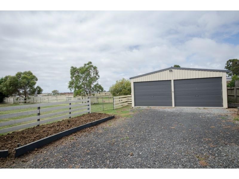 25 Supreme Close, Koo Wee Rup VIC 3981