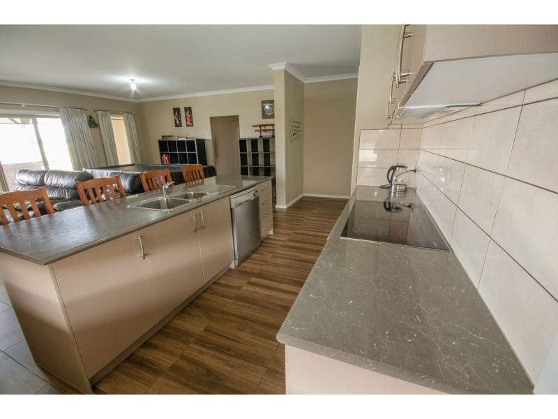 3 Diamond Drive, Koo Wee Rup VIC 3981