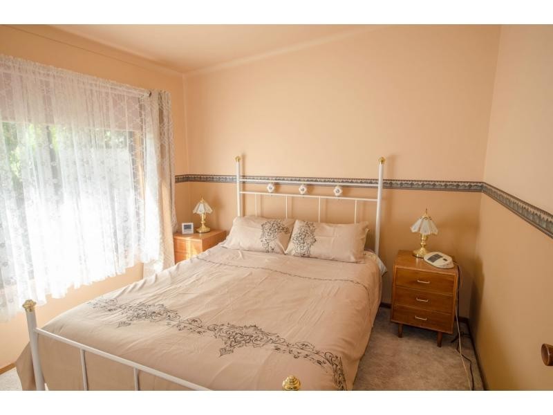 100 Coster Road, Modella VIC 3816