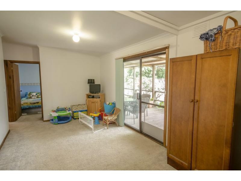 100 Coster Road, Modella VIC 3816