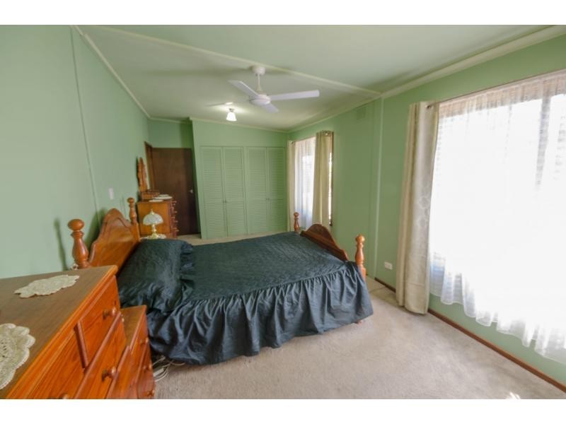 100 Coster Road, Modella VIC 3816