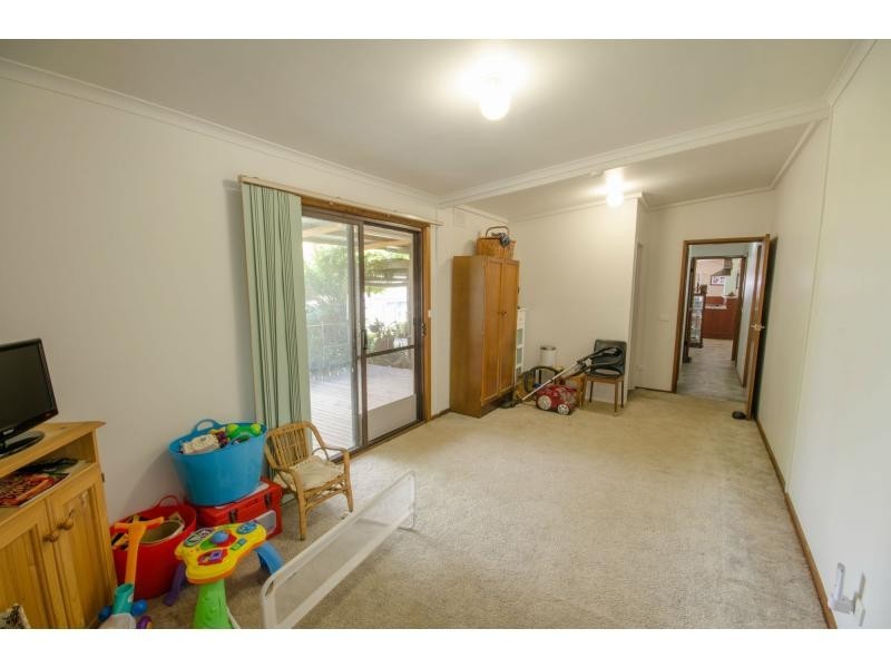 100 Coster Road, Modella VIC 3816