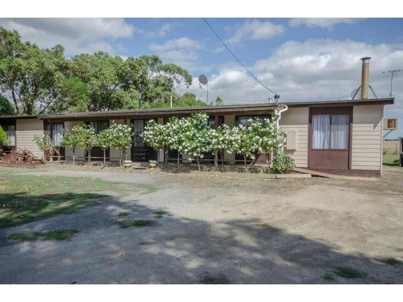 100 Coster Road, Modella VIC 3816