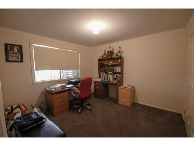 8 Bailey Boulevard, Koo Wee Rup VIC 3981