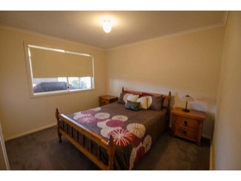 8 Bailey Boulevard, Koo Wee Rup VIC 3981