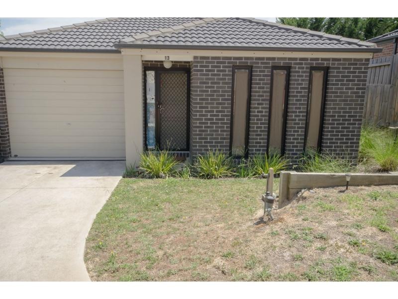 Unit 13/107 Army Road, Pakenham VIC 3810