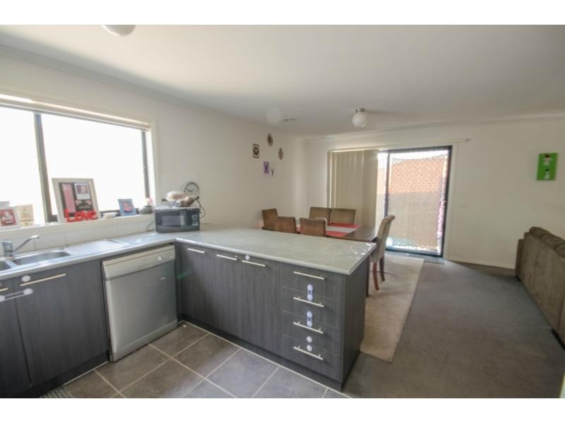Unit 13/107 Army Road, Pakenham VIC 3810