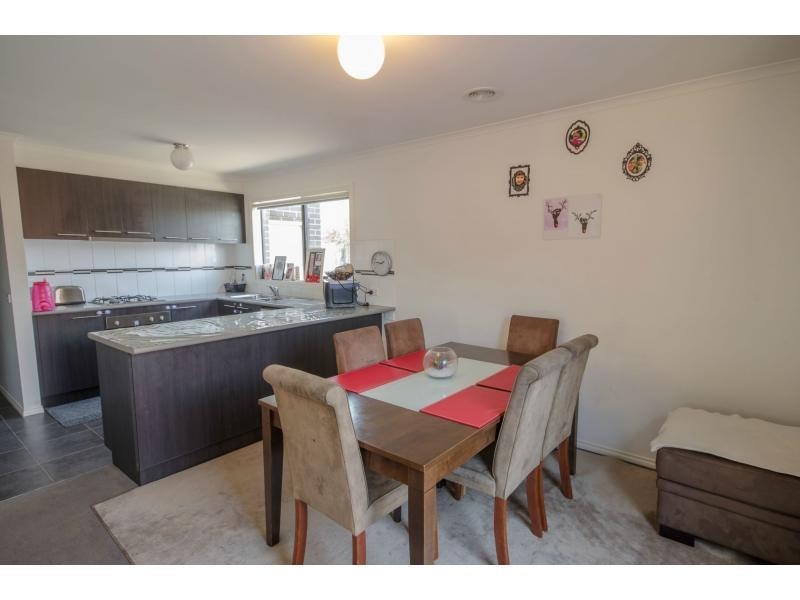 Unit 13/107 Army Road, Pakenham VIC 3810