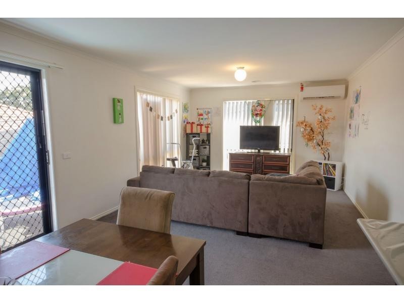 Unit 13/107 Army Road, Pakenham VIC 3810