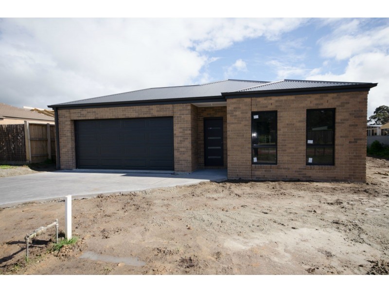 29 Rosebury Street, Lang Lang VIC 3984