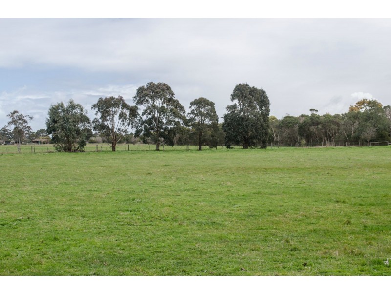 85 Bethunes Road, Koo Wee Rup VIC 3981