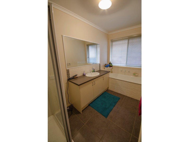 5 Barnes Way, Koo Wee Rup VIC 3981