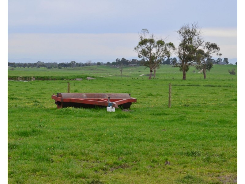 2/65 Hills Rd, Nyora VIC 3987