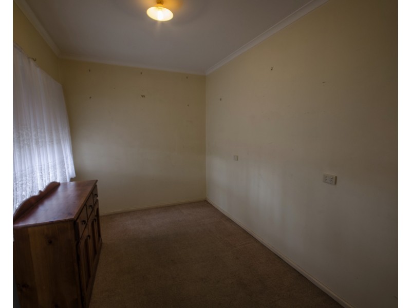 8 Henry St, Koo Wee Rup VIC 3981