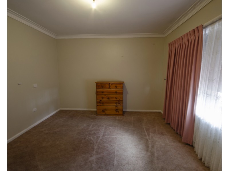 8 Henry St, Koo Wee Rup VIC 3981