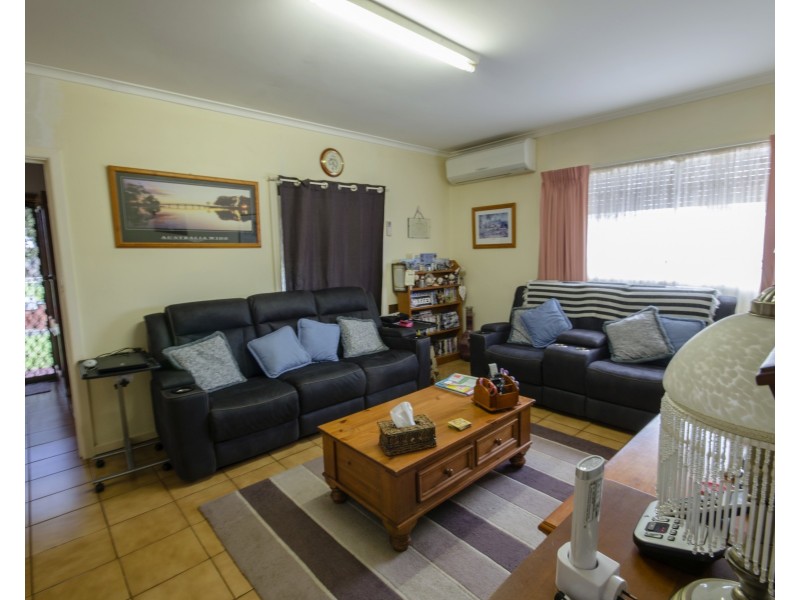 8 Henry St, Koo Wee Rup VIC 3981