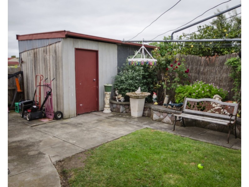 8 Henry St, Koo Wee Rup VIC 3981
