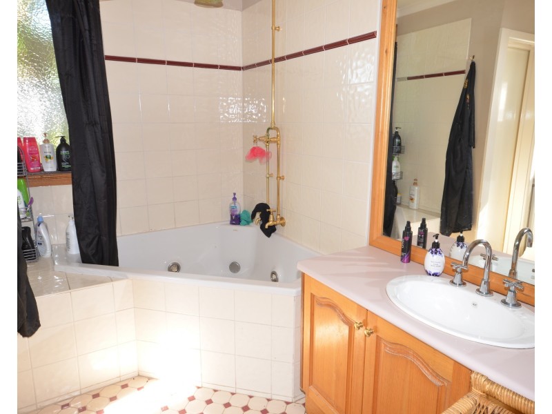 38 Davis St, Nyora VIC 3987