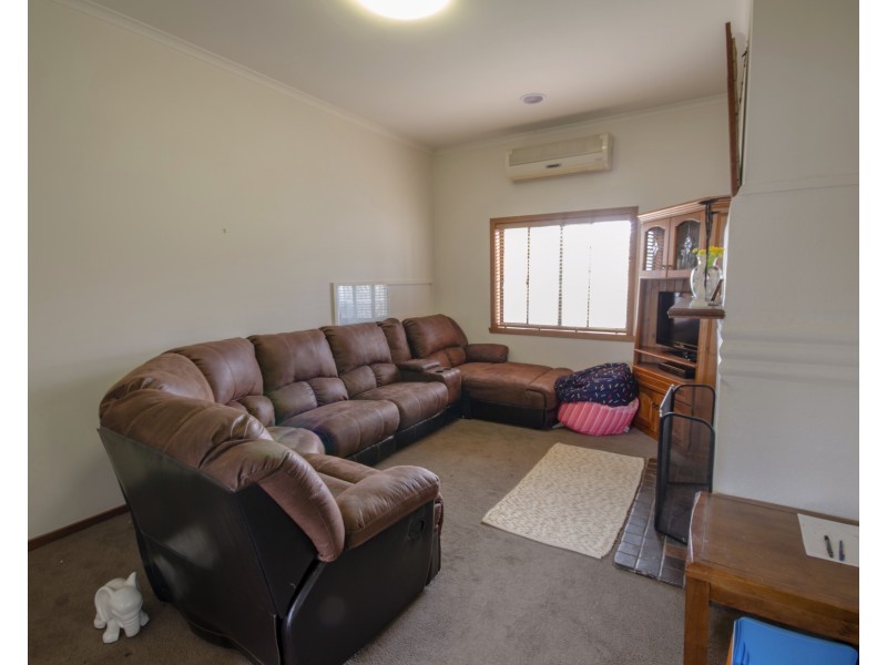 16 Gardner Street, Koo Wee Rup VIC 3981