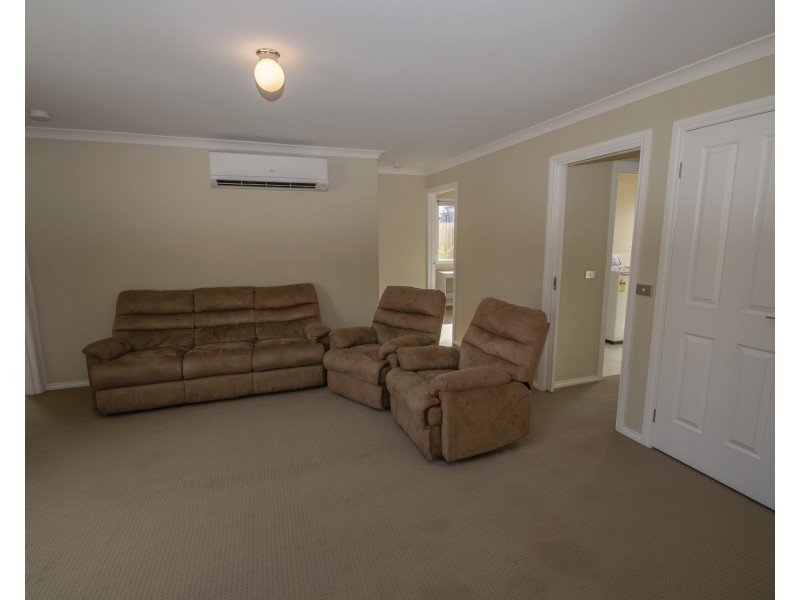 42 Rupert St, Lang Lang VIC 3984